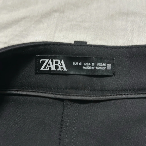 Zara Black High-Waisted Women's Shorts Button Front Small - Picture 4 of 5